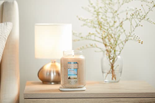 Yankee Candle Lilac Blossoms Scented, Classic 22oz Large Jar Single Wick Candle, Over 110 Hours of Burn Time, Perfect for Gifting, Gatherings and Seasonal Decorations