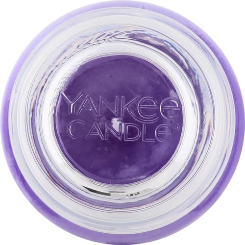Yankee Candle Lilac Blossoms Scented, Classic 22oz Large Jar Single Wick Candle, Over 110 Hours of Burn Time, Perfect for Gifting, Gatherings and Seasonal Decorations