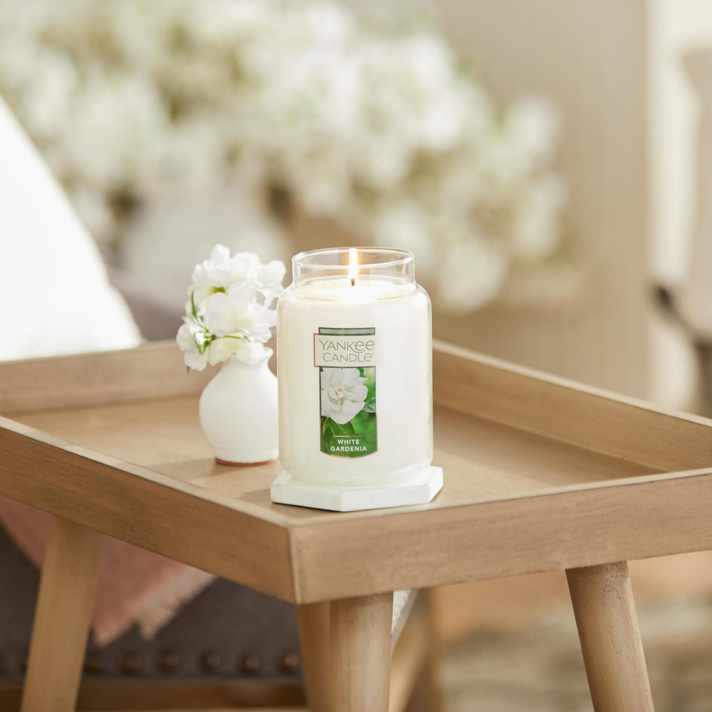 Yankee Candle Lilac Blossoms Scented, Classic 22oz Large Jar Single Wick Candle, Over 110 Hours of Burn Time, Perfect for Gifting, Gatherings and Seasonal Decorations