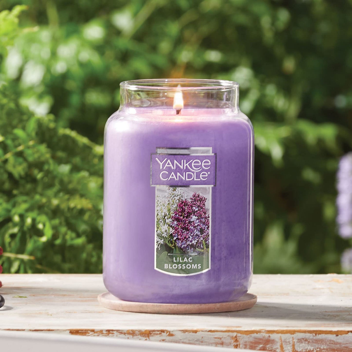 Yankee Candle Lilac Blossoms Scented, Classic 22oz Large Jar Single Wick Candle, Over 110 Hours of Burn Time, Perfect for Gifting, Gatherings and Seasonal Decorations